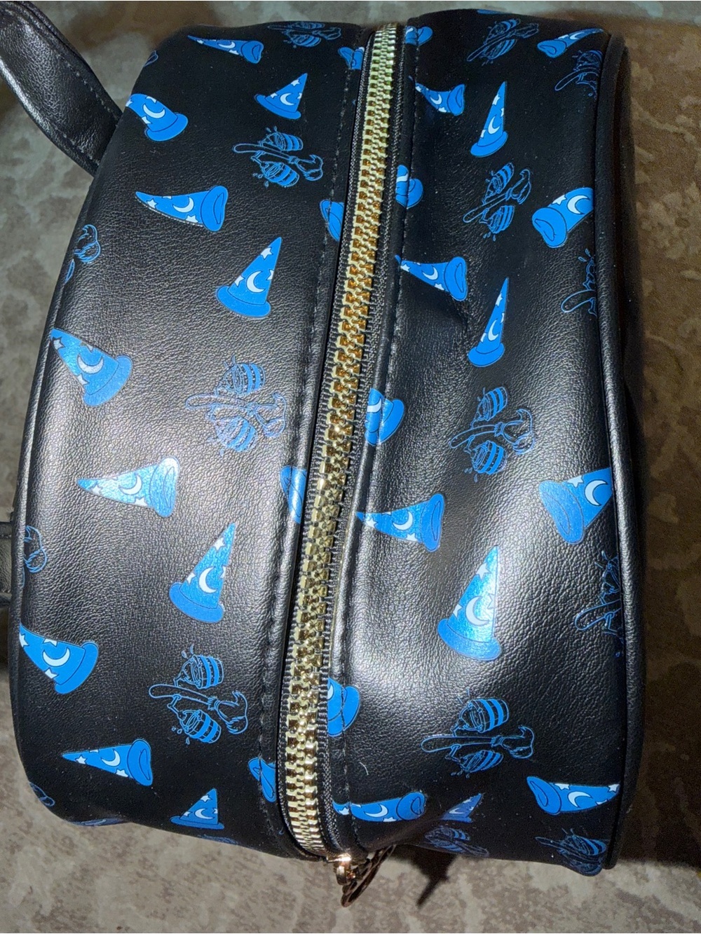 Disney Fantasia backpack and purse features an embroidered Sorcerer Mickey Mouse - Picture 5 of 12